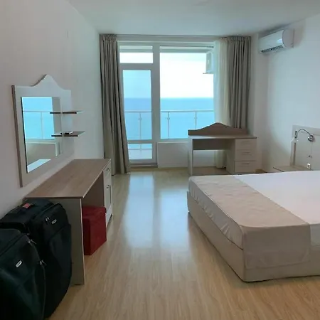 דירה Front Luxurious Two Bedroom *