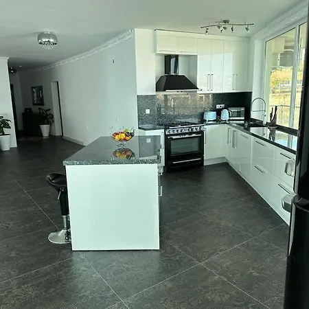 דירה Front Luxurious Two Bedroom ביאלה