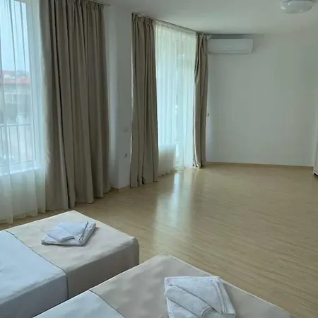 Apartament Front Luxurious Two Bedroom