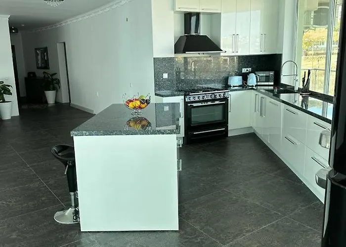 Apartament Front Luxurious Two Bedroom Bjała